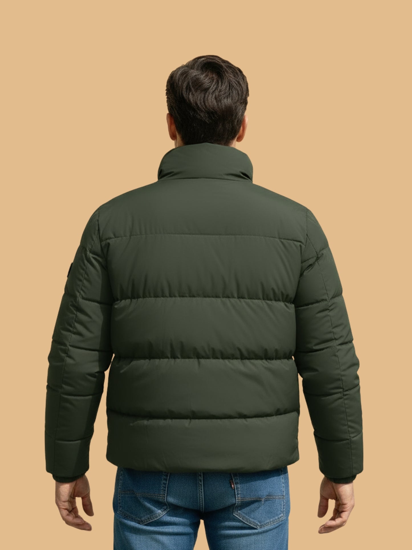 Korte Pufferjas met modern en warm Design