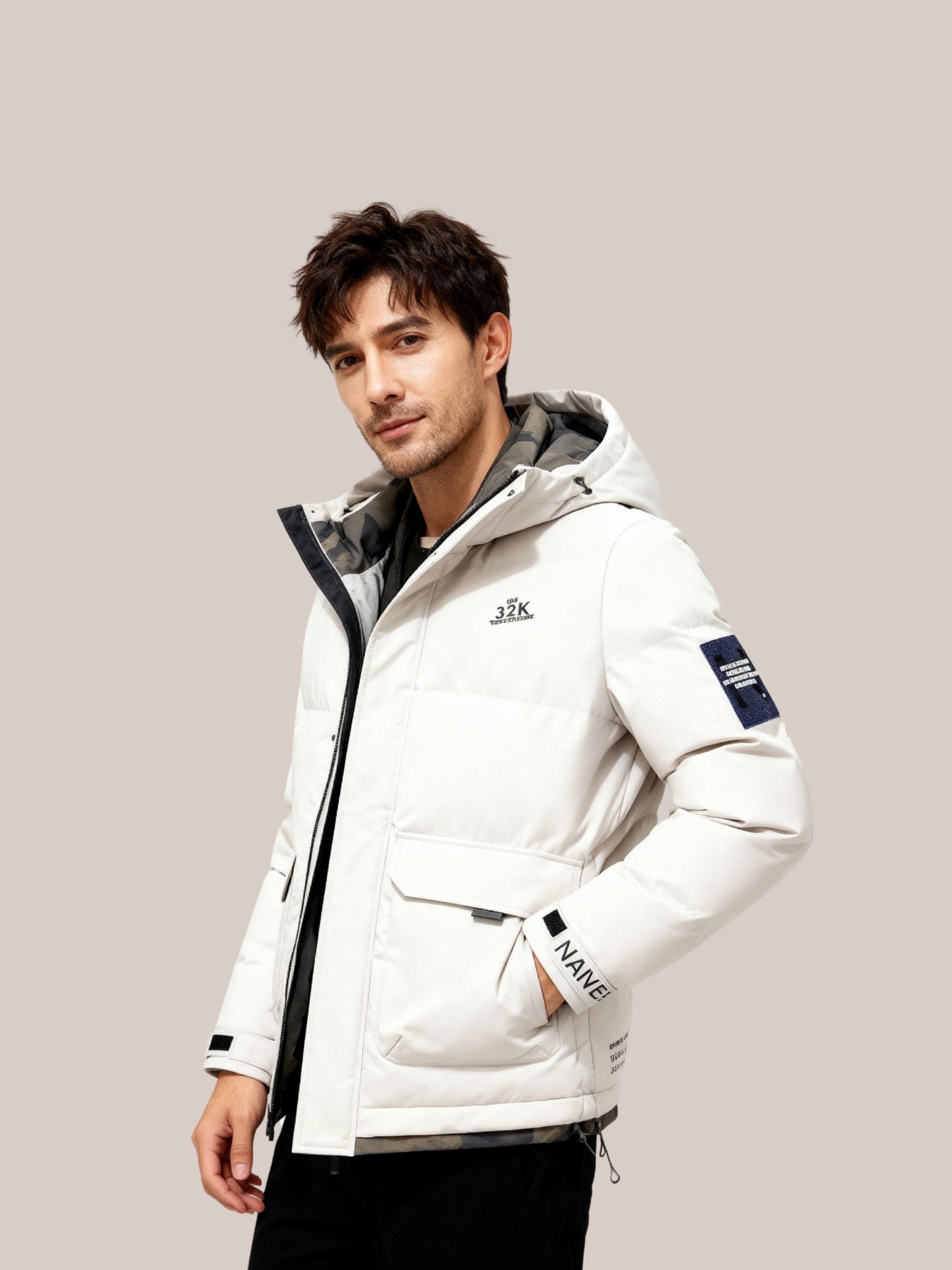 Heren winterjas licht beige met capuchon en voorzak – Veensel