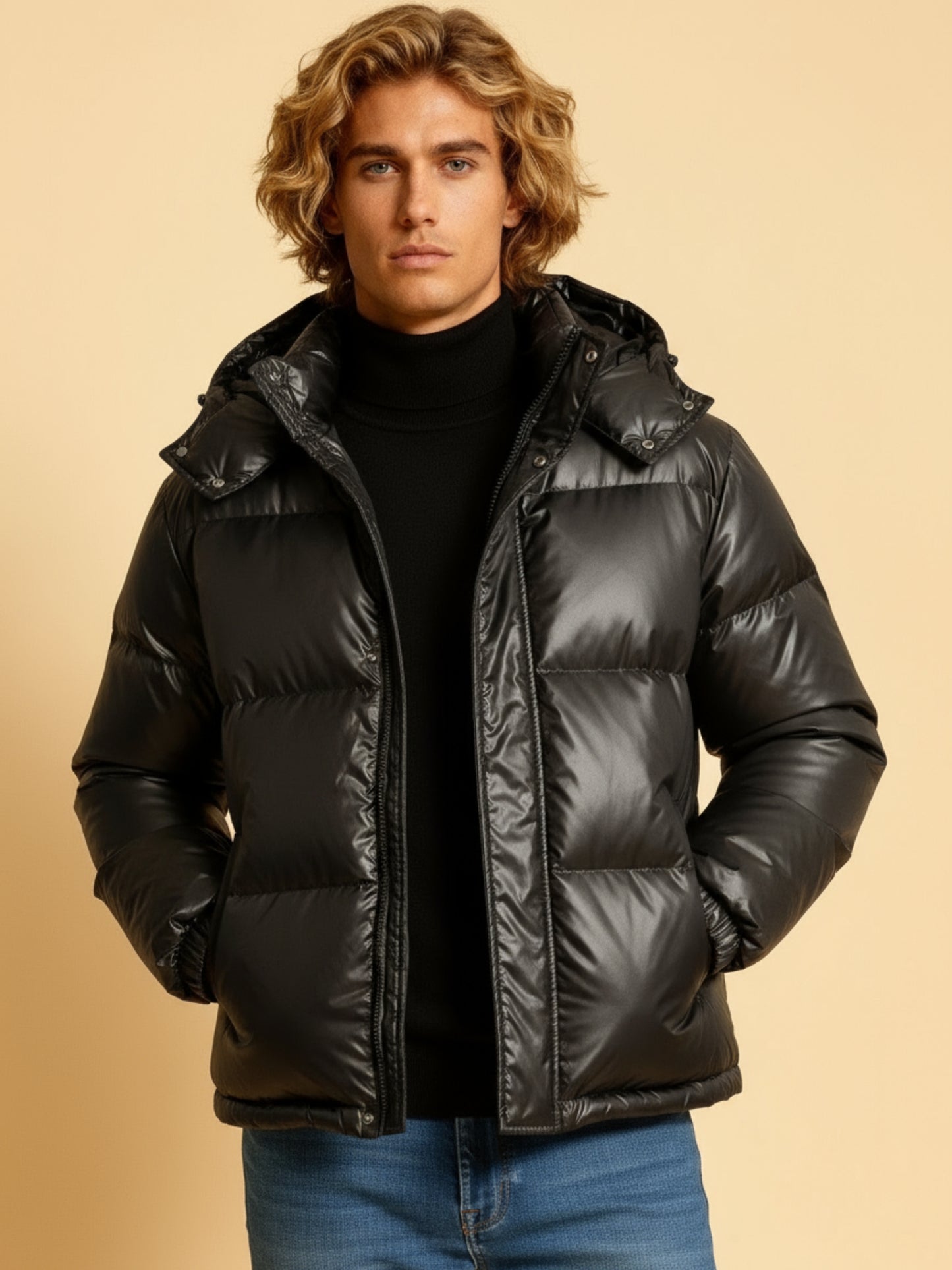 Heren winter daunenjacke met kap, korte gewatteerde snit en dikke donsvoering — stijlvolle warme jas voor koude winterdagen.