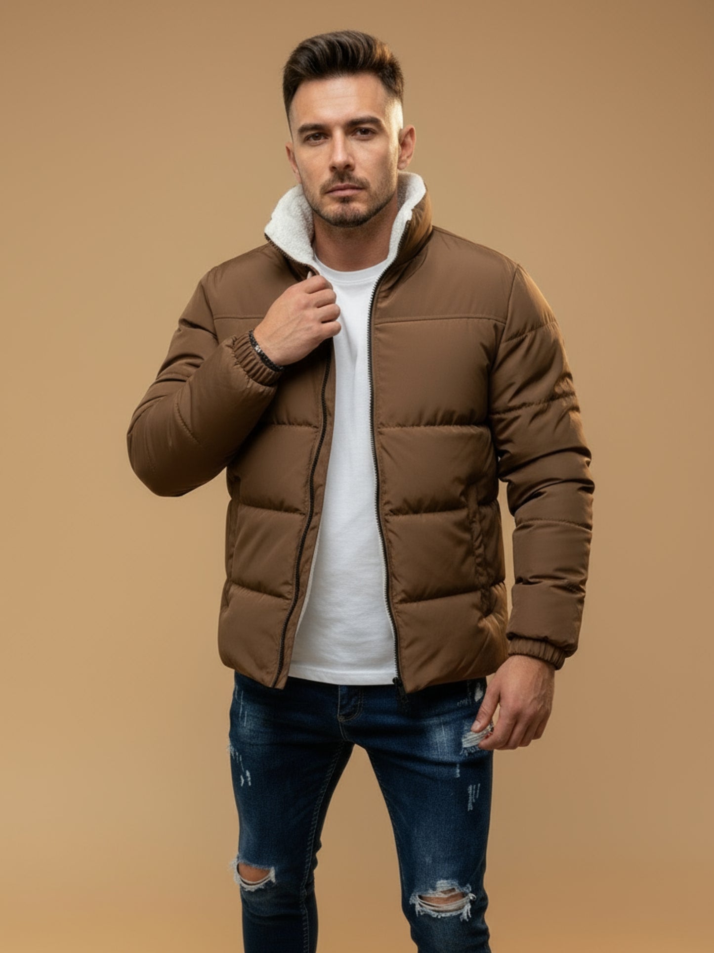 Heren lichte gewatteerde puffer jas met opstaande kraag en dikke voering — moderne winterjas voor dagelijks gebruik.