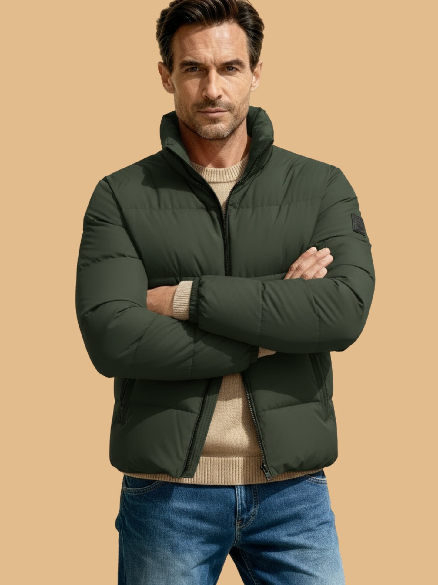 Heren korte pufferjas met gewatteerde vulling en opstaande kraag, moderne winterstijl voor dagelijks gebruik.