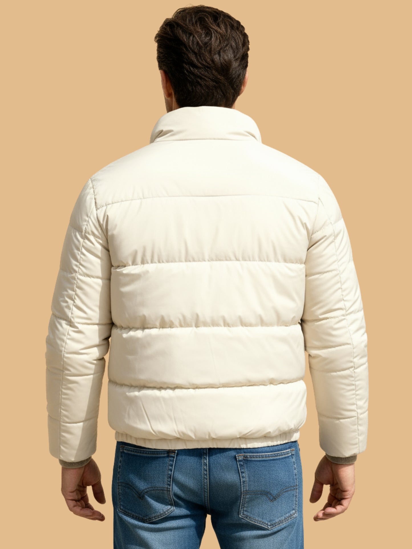 Korte Pufferjas met modern en warm Design