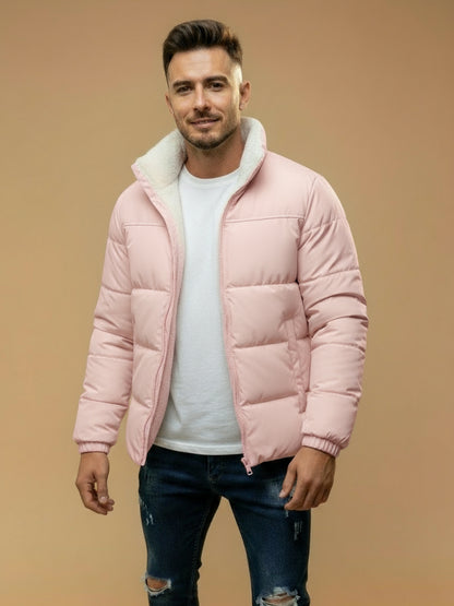 Heren lichte gewatteerde puffer jas met opstaande kraag en dikke voering — moderne winterjas voor dagelijks gebruik.
